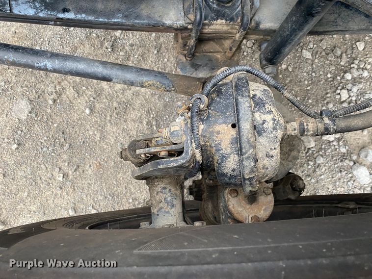 image for item JN9126 2005 Freightliner FL70  utility / service truck