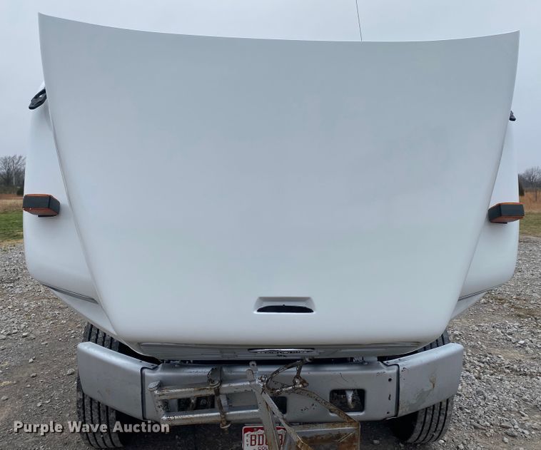 image for item JN9126 2005 Freightliner FL70  utility / service truck