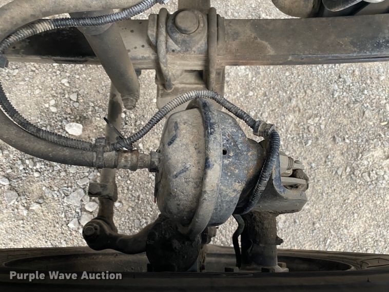 image for item JN9126 2005 Freightliner FL70  utility / service truck