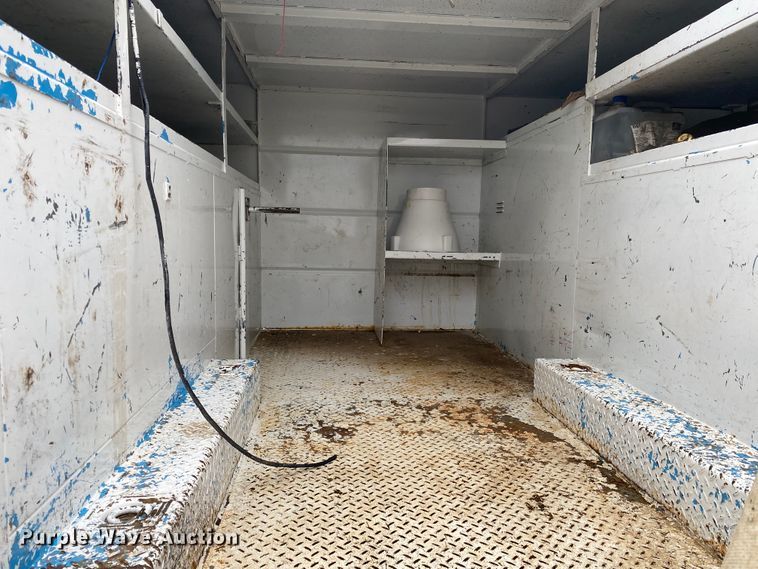 image for item JN9126 2005 Freightliner FL70  utility / service truck