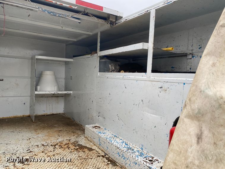 image for item JN9126 2005 Freightliner FL70  utility / service truck