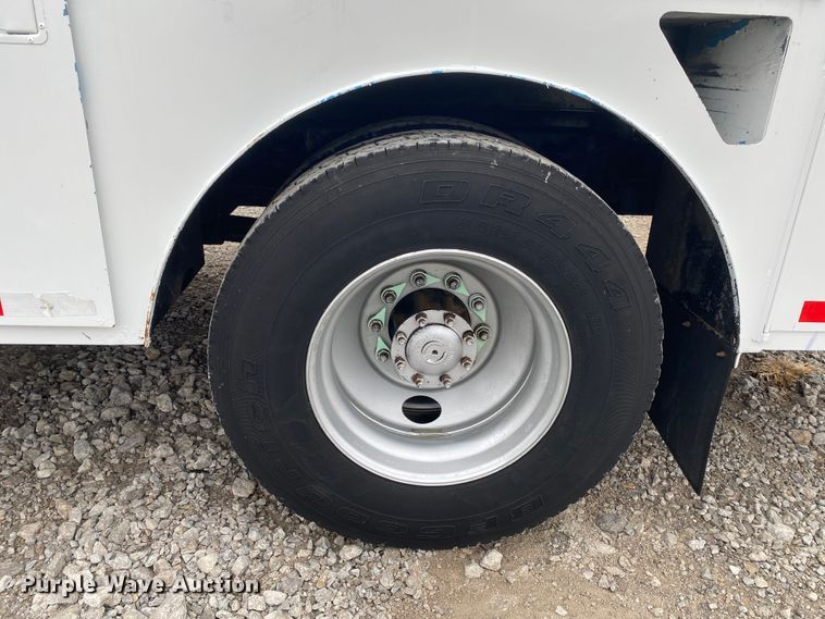 image for item JN9126 2005 Freightliner FL70  utility / service truck