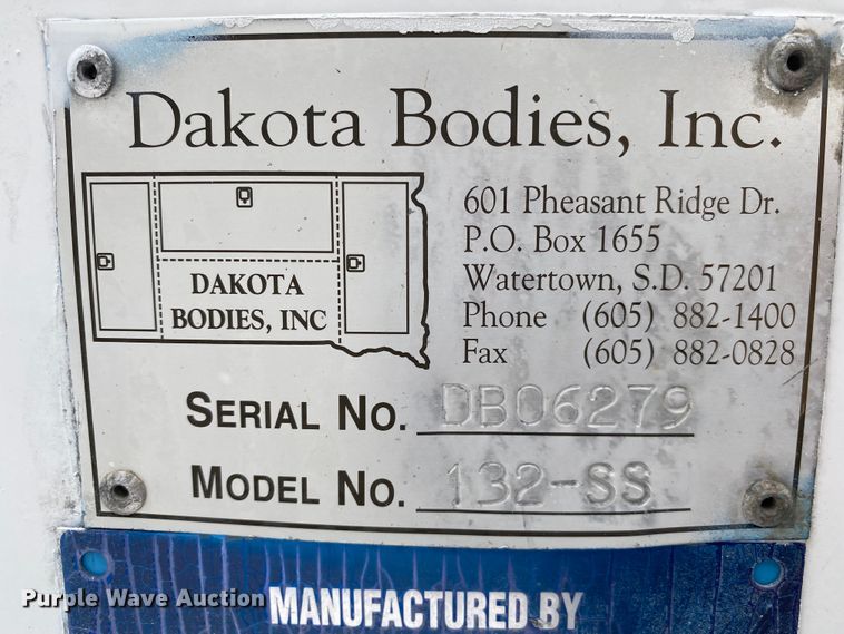 image for item JN9126 2005 Freightliner FL70  utility / service truck