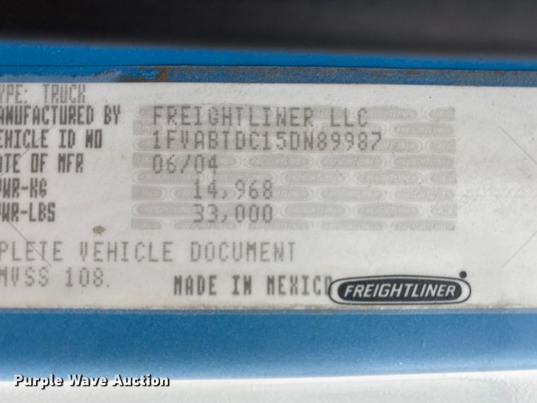 image for item JN9126 2005 Freightliner FL70  utility / service truck