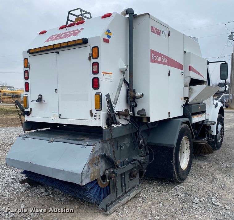 image for item JN9130 2007 Freightliner Business Class M2  street sweeper truck