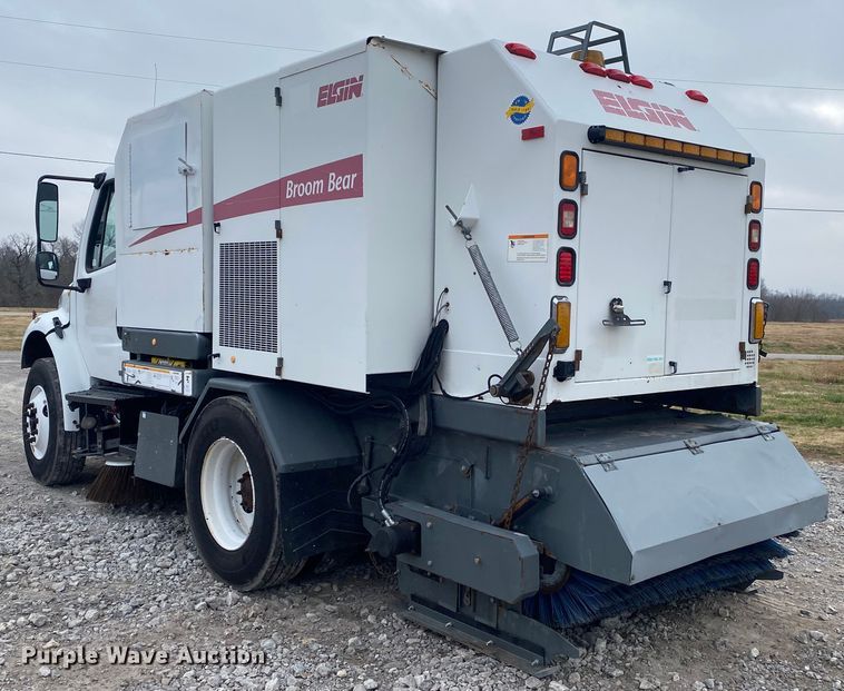 image for item JN9130 2007 Freightliner Business Class M2  street sweeper truck