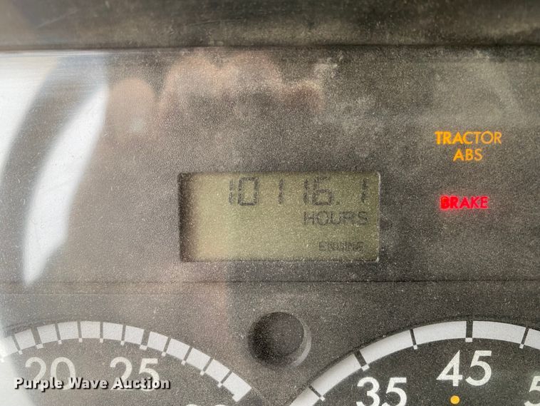 image for item JN9130 2007 Freightliner Business Class M2  street sweeper truck