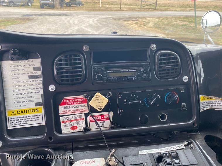 image for item JN9130 2007 Freightliner Business Class M2  street sweeper truck