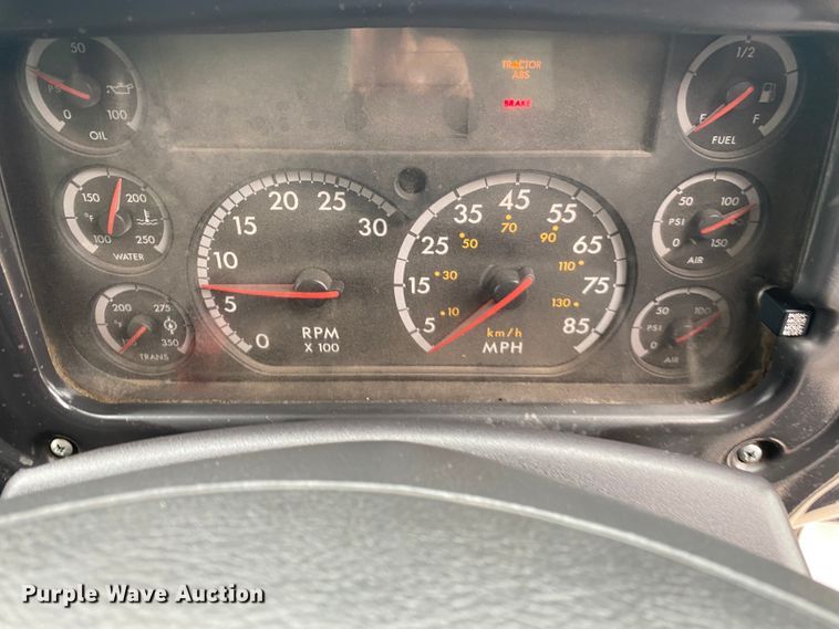 image for item JN9130 2007 Freightliner Business Class M2  street sweeper truck