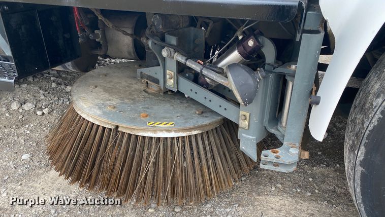 image for item JN9130 2007 Freightliner Business Class M2  street sweeper truck