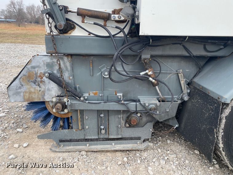 image for item JN9130 2007 Freightliner Business Class M2  street sweeper truck