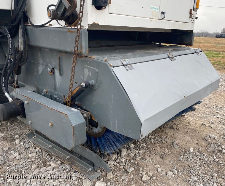 image for item JN9130 2007 Freightliner Business Class M2  street sweeper truck