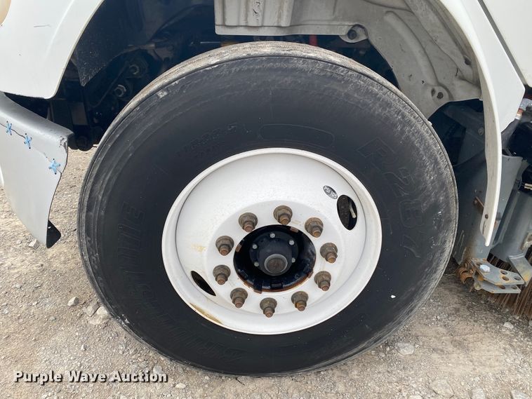 image for item JN9130 2007 Freightliner Business Class M2  street sweeper truck