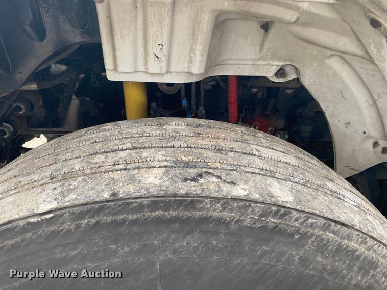 image for item JN9130 2007 Freightliner Business Class M2  street sweeper truck