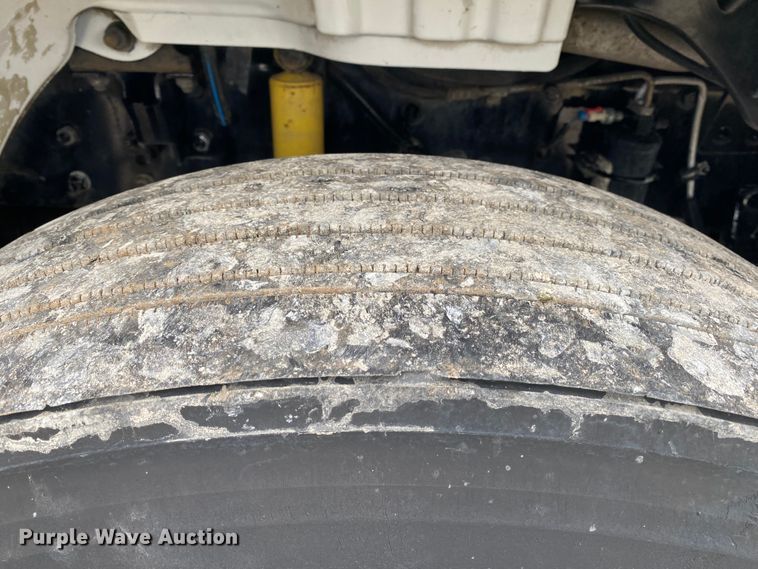 image for item JN9130 2007 Freightliner Business Class M2  street sweeper truck