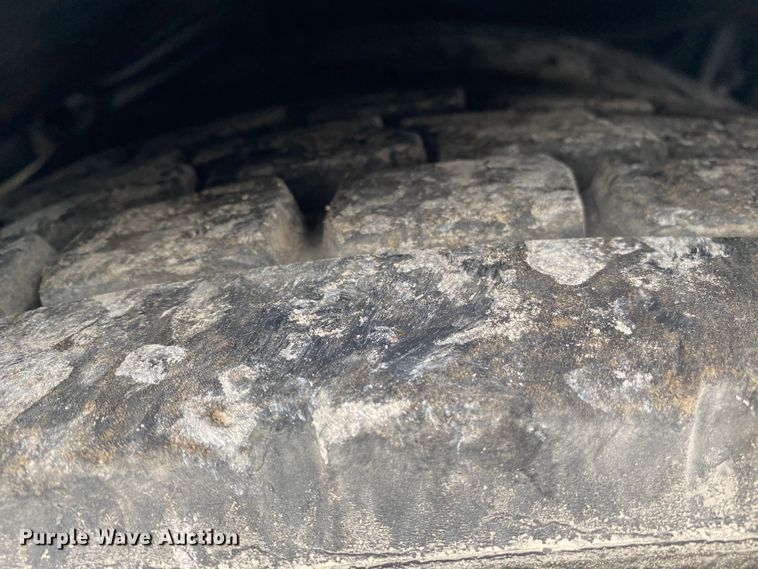 image for item JN9130 2007 Freightliner Business Class M2  street sweeper truck