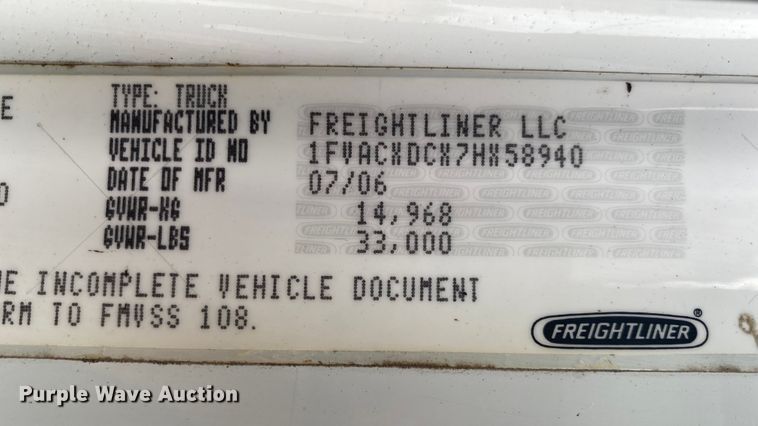 image for item JN9130 2007 Freightliner Business Class M2  street sweeper truck