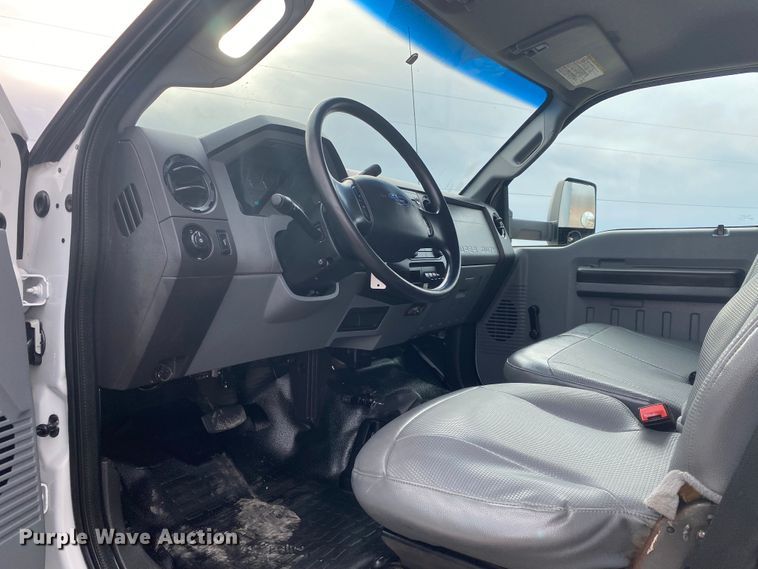 image for item JN9141 2012 Ford F750 Super Duty XL  box truck