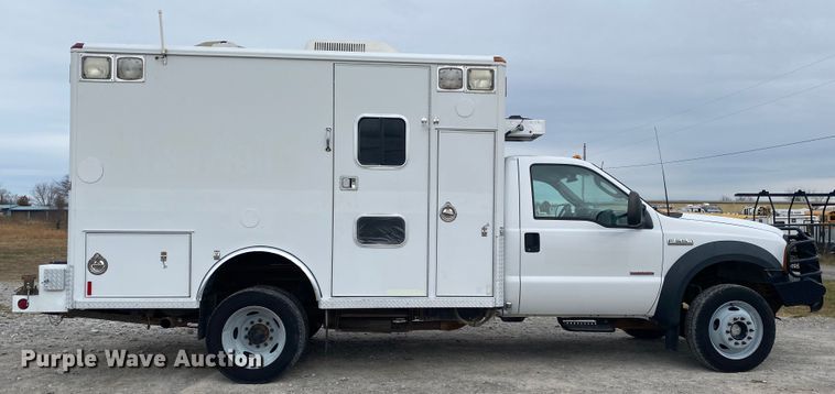 image for item JN9143 2006 Ford F550 Super Duty XL  box truck