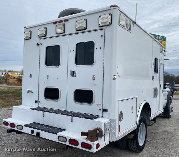 image for item JN9143 2006 Ford F550 Super Duty XL  box truck