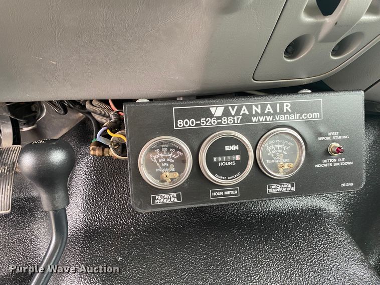 image for item JN9143 2006 Ford F550 Super Duty XL  box truck