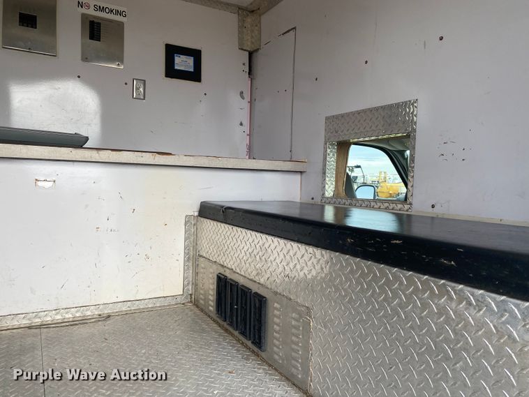 image for item JN9143 2006 Ford F550 Super Duty XL  box truck