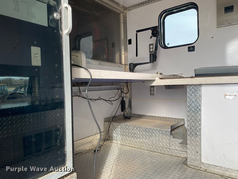 image for item JN9143 2006 Ford F550 Super Duty XL  box truck