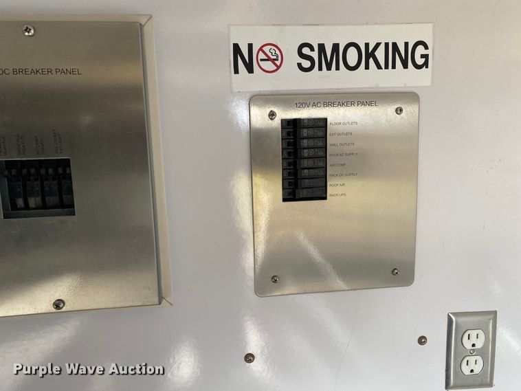 image for item JN9143 2006 Ford F550 Super Duty XL  box truck