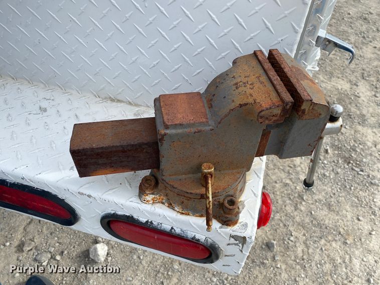 image for item JN9143 2006 Ford F550 Super Duty XL  box truck