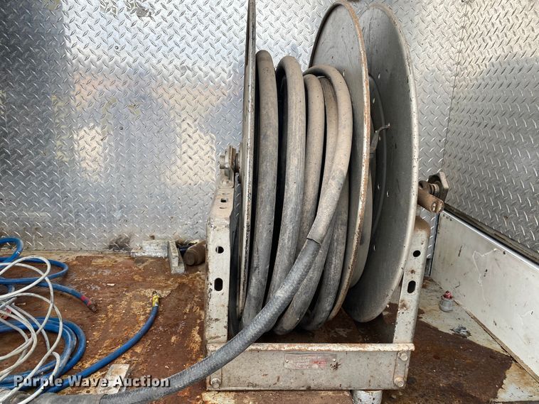 image for item JN9143 2006 Ford F550 Super Duty XL  box truck