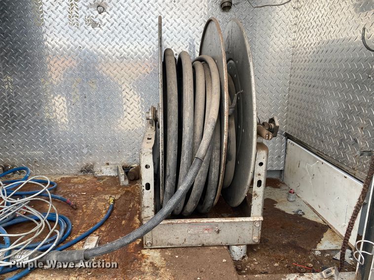 image for item JN9143 2006 Ford F550 Super Duty XL  box truck