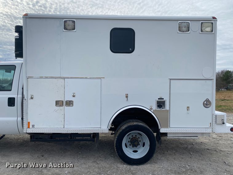 image for item JN9143 2006 Ford F550 Super Duty XL  box truck