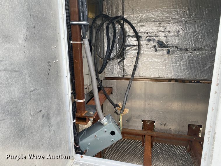 image for item JN9143 2006 Ford F550 Super Duty XL  box truck