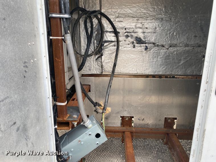 image for item JN9143 2006 Ford F550 Super Duty XL  box truck