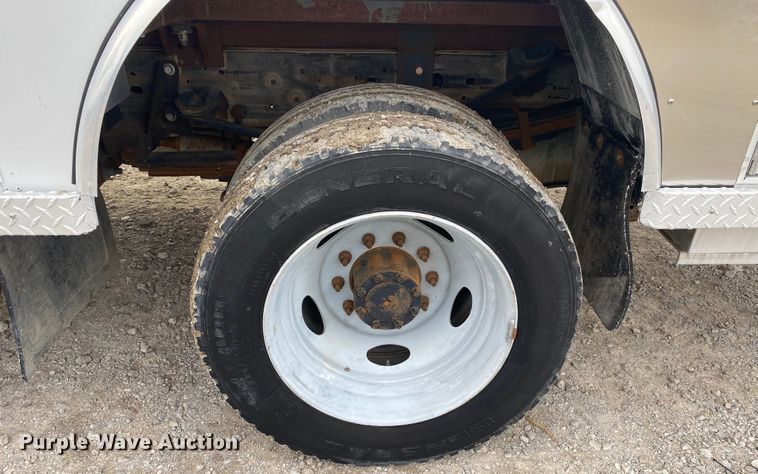 image for item JN9143 2006 Ford F550 Super Duty XL  box truck