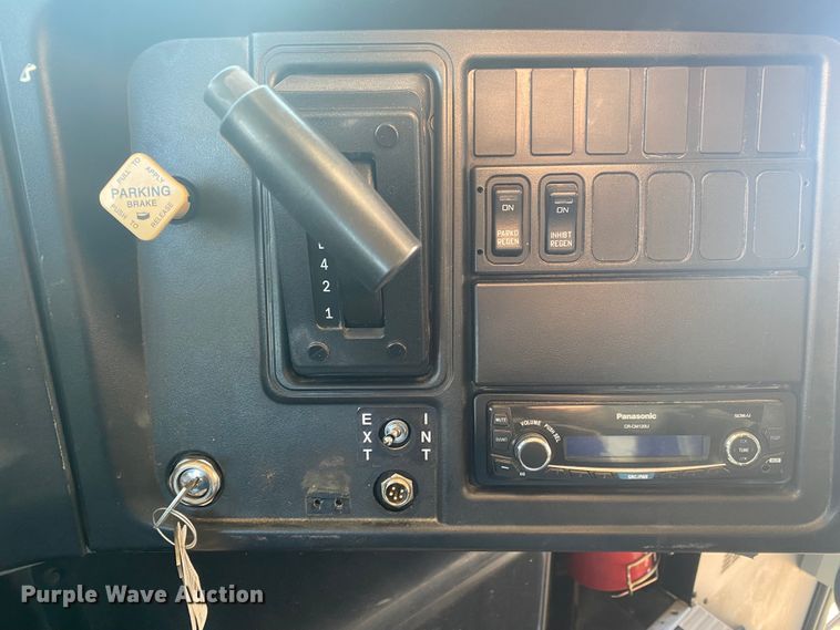 image for item JN9147 2011 IC  school bus