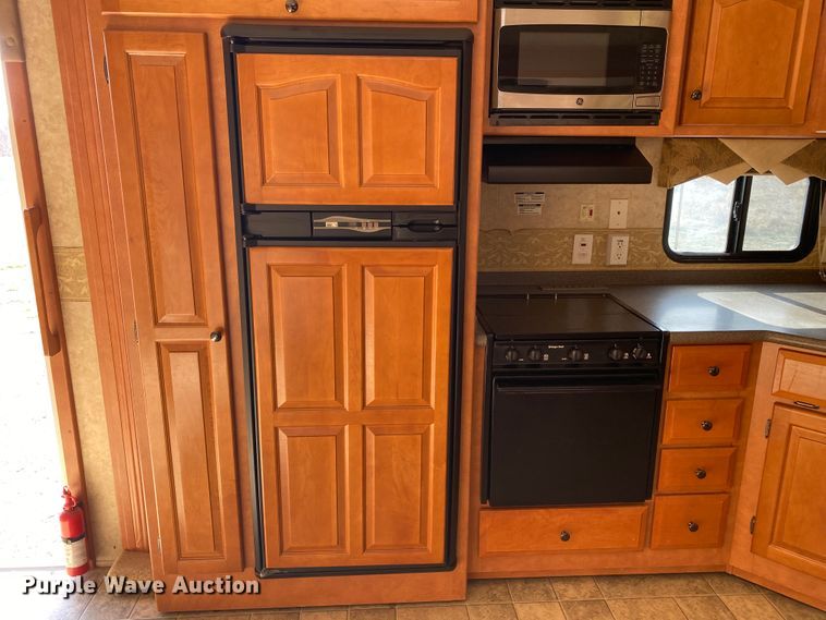 image for item JN9150 2008 Newmar X-Aire  toy hauler camper