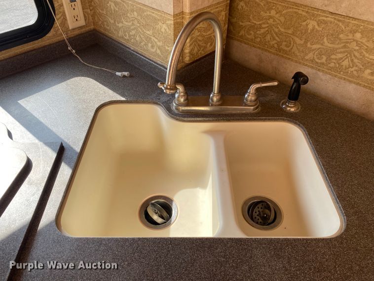 image for item JN9150 2008 Newmar X-Aire  toy hauler camper