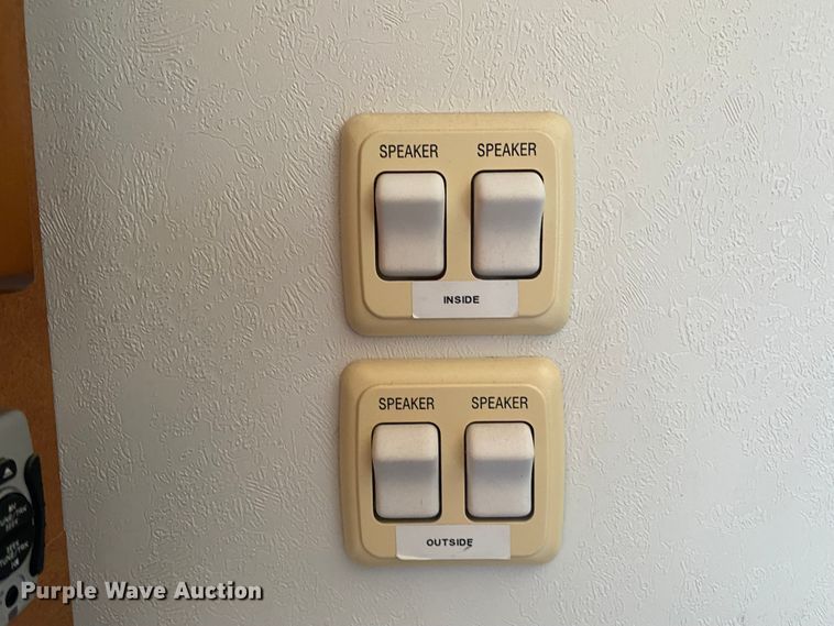 image for item JN9150 2008 Newmar X-Aire  toy hauler camper