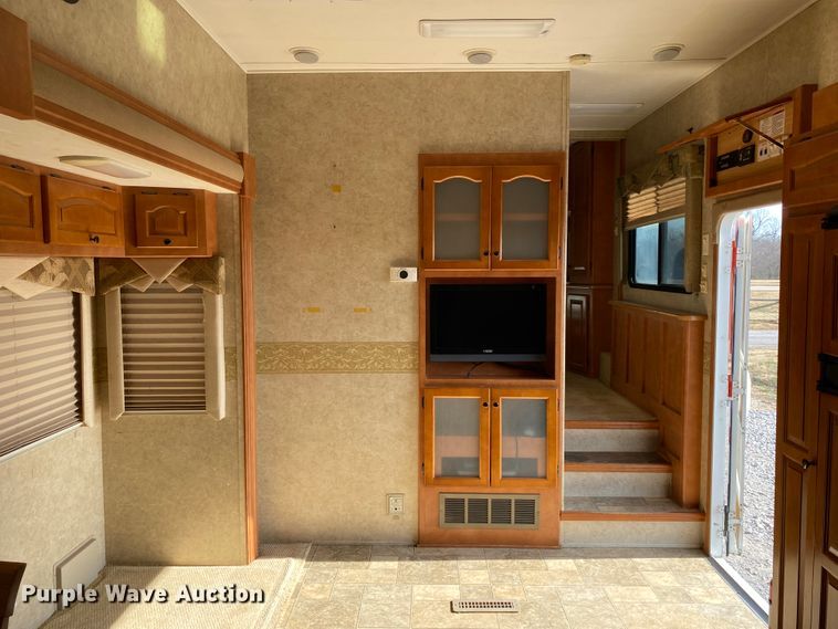 image for item JN9150 2008 Newmar X-Aire  toy hauler camper