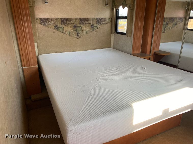 image for item JN9150 2008 Newmar X-Aire  toy hauler camper