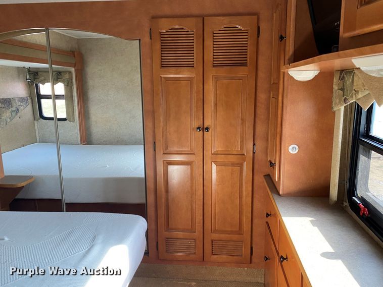 image for item JN9150 2008 Newmar X-Aire  toy hauler camper