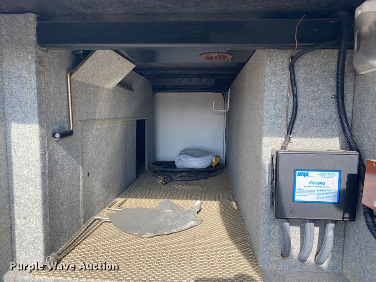 image for item JN9150 2008 Newmar X-Aire  toy hauler camper