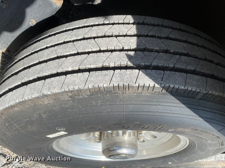 image for item JN9150 2008 Newmar X-Aire  toy hauler camper