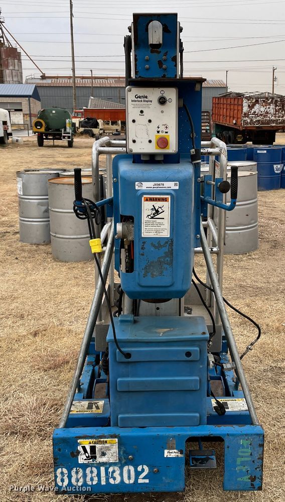 image for item JX9878 Genie IWR-24  vertical lift