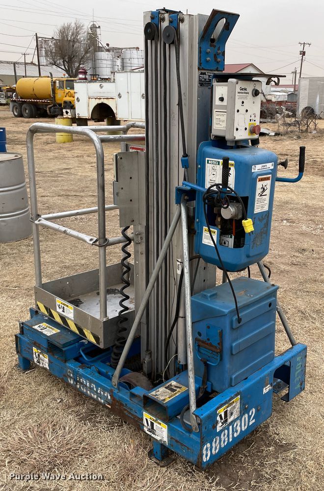 image for item JX9878 Genie IWR-24  vertical lift