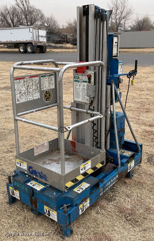 image for item JX9878 Genie IWR-24  vertical lift