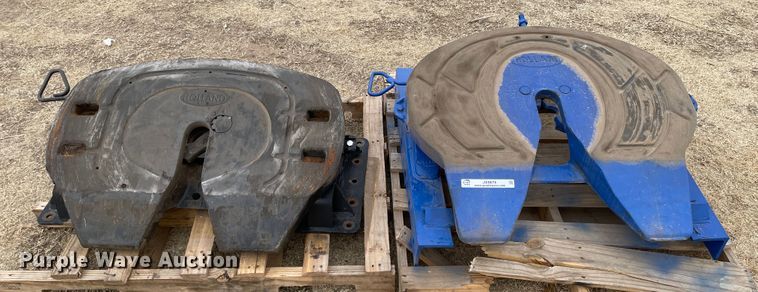 image for item JX9879 (2) fifth wheel plates