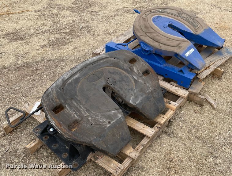 image for item JX9879 (2) fifth wheel plates