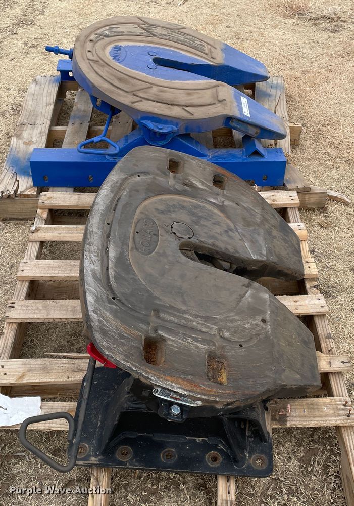 image for item JX9879 (2) fifth wheel plates